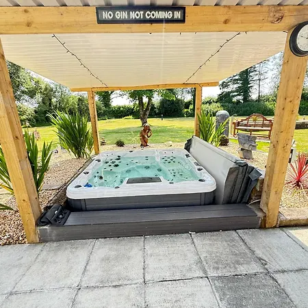 Villa Secluded Country