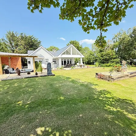 Villa Secluded Country *