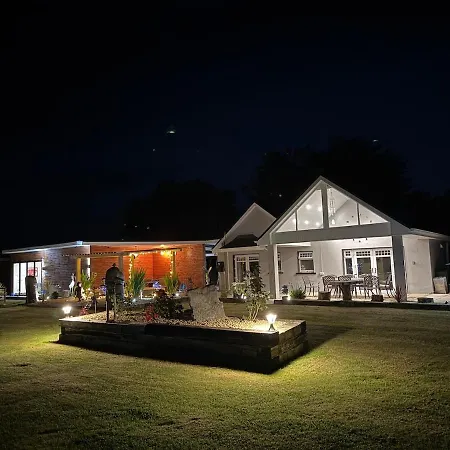 Secluded Country Villa *