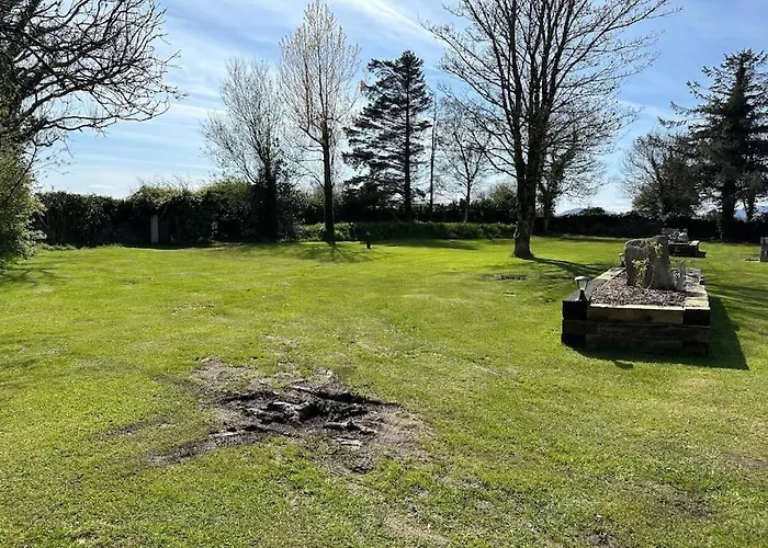 Villa Secluded Country